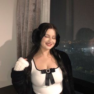 Meet your Posher, Sienna